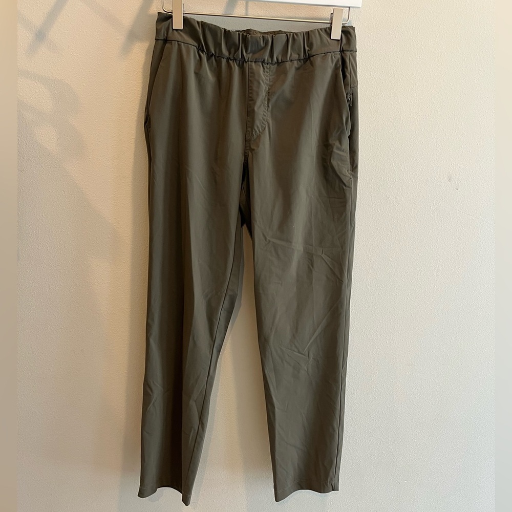 Vuori Olive Green Pants - Small -Athleisure Tapered Jogger/ Sweats / Slack
